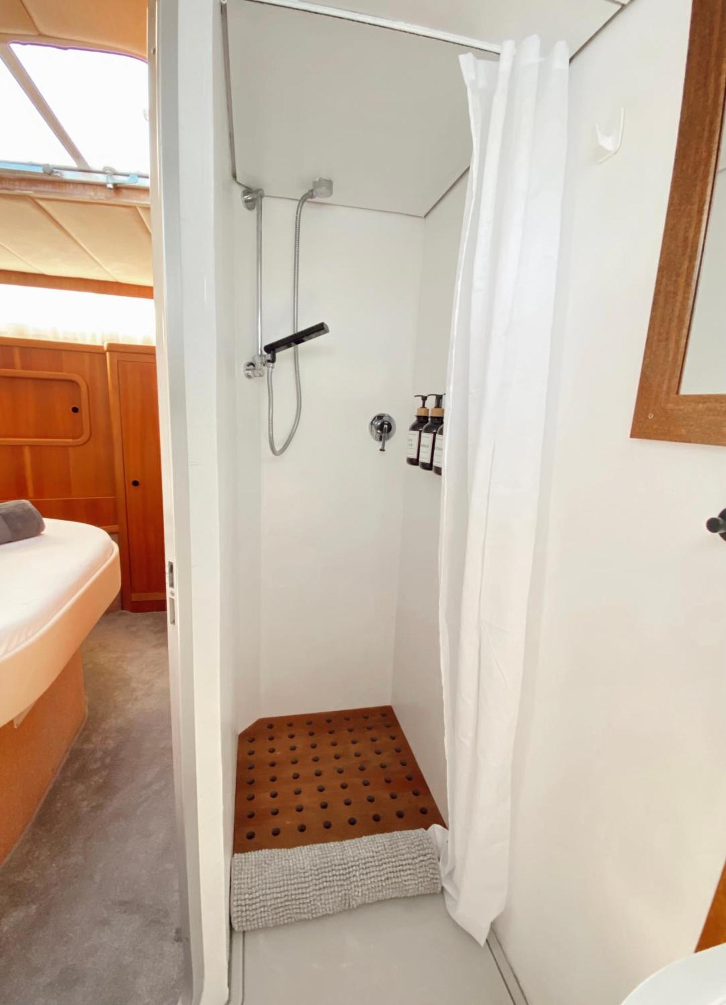 Malmo'S Yacht Hotel Valencia Kültér fotó
